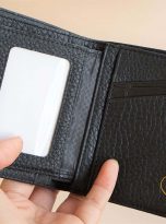 Ví Da Bò Vân Hạt Phối Da Cá Sấu. Ví Nam Dáng Đứng Màu Đen M001