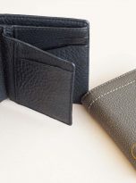 Ví Da Bò Vân Hạt Phối Da Cá Sấu. Ví Nam Dáng Đứng Màu Đen M001