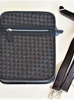 Túi Da Bò Caro Màu Nâu Đen. Túi Xách Đeo Chéo M023