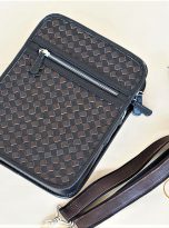 Túi Da Bò Caro Màu Nâu Đen. Túi Xách Đeo Chéo M023