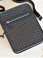 Túi Da Bò Caro Màu Nâu Đen. Túi Xách Đeo Chéo M023