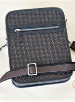 Túi Da Bò Caro Màu Nâu Đen. Túi Xách Đeo Chéo M023