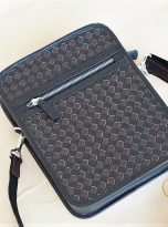 Túi Da Bò Caro Màu Nâu Đen. Túi Xách Đeo Chéo M023