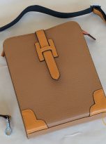 Túi Da Bò Đeo Chéo Màu Nâu Vàng. Túi Xách Công Sở Nam Da Thật M022