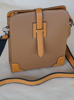 Túi Da Bò Đeo Chéo Màu Nâu Vàng. Túi Xách Công Sở Nam Da Thật M022