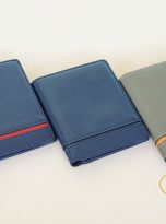 Ví Da Bò Nhập Khẩu Màu Xanh Navy Phối Đỏ. Ví Nam Da Thật Dáng Đứng M049