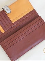 Ví Dài Da Trăn Nhập Khẩu. Ví Dài Da Thật Màu Trắng M062