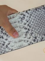 Ví Dài Da Trăn Nhập Khẩu. Ví Dài Da Thật Màu Trắng M059