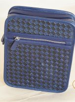 Túi Da Bò Caro Màu Xanh Navy. Túi Xách Đeo Chéo M72