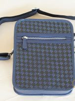 Túi Da Bò Caro Màu Xanh Navy. Túi Xách Đeo Chéo M72