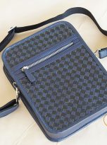 Túi Da Bò Caro Màu Xanh Navy. Túi Xách Đeo Chéo M72