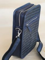 Túi Da Bò Caro Màu Xanh Navy. Túi Xách Đeo Chéo M72