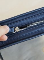 Túi Da Bò Caro Màu Xanh Navy. Túi Xách Đeo Chéo M72