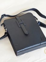 Túi Da Bò Đeo Chéo Màu Đen. Túi Xách Công Sở Nam Da Thật M073