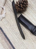 Day-dong-ho-da-veg-tan-den-black-vegetable-tanned-leather-watch-strap-8.jpg