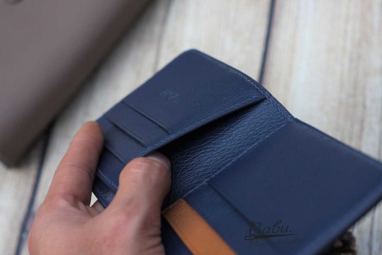 Ví da dê Alran Chevre Sully Handmade màu xanh navy GWL111