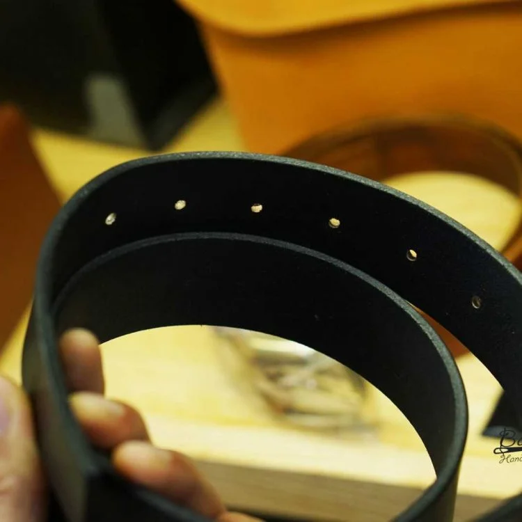 Thắt lưng da bò Veg-tan màu đen, dây lưng da bò nguyên miếng