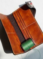 Ví cầm tay chạm khắc thủ công, ví da bò Veg-tan Handmade màu nâu