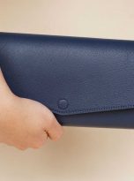 Ví nữ cầm tay da dê Alran Chevre Sully, ví dài handmade xanh navy