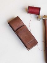bao-da-dung-but-bao-dung-but-da-bo-vintage-hop-da-dung-but-Bao-but-da-bo-Tuscany-phong-cach-vintage-brown-cow-leather-pen-case-3.jpg
