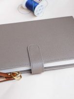 Bìa sổ da bê Epsom Handmade màu xám