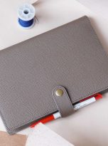 Bìa sổ da bê Epsom Handmade màu xám